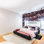 Central Market Lux Apartment